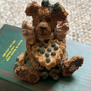 Boyd’s Bear “Bailey the Baker with Sweetie Pie”